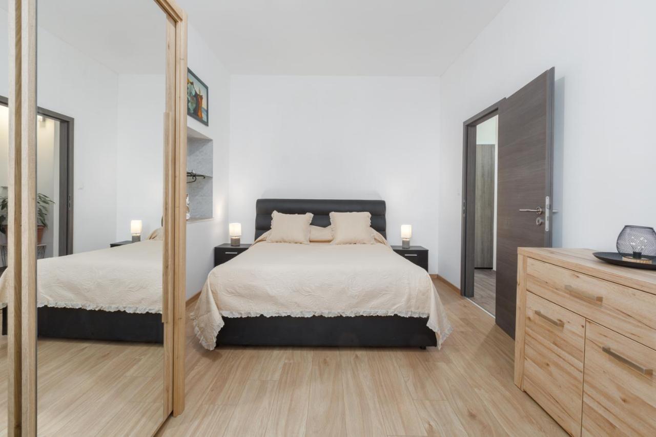 Apartment Caterina Rovinj Exterior photo